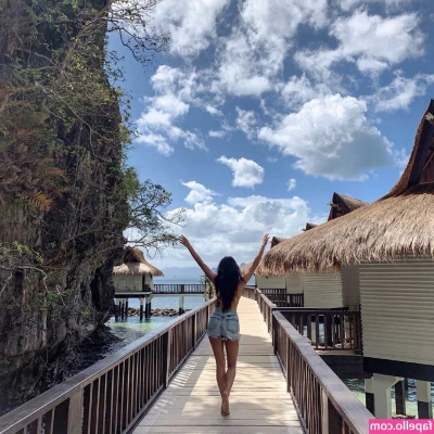 Shay Mitchell [ shay-mitchell ] - Ouuu I’m so excited! I’m shooting content alllll day long today