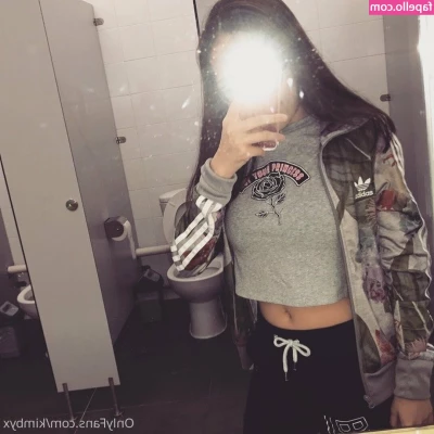 kimbyx - showing off my body in the sun
