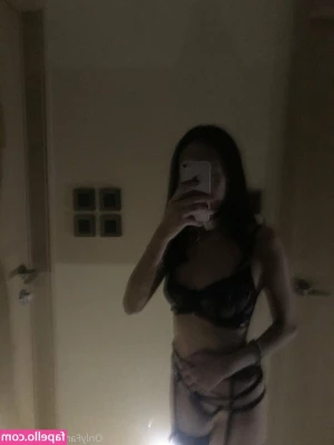 kimbyx - Who wants to eat with me