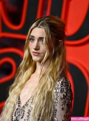 Natalia Dyer [ natalia-dyer ] - Why am I always soooo wet when I wake up 😖😖