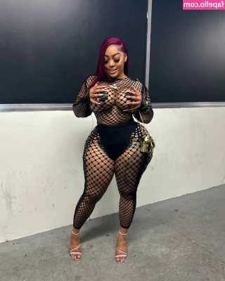 Only1_lexx [ only1-lexx ] - Are you ready for my St. Paddy’s treats??