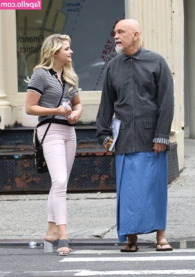 Chloë Grace Moretz [ chlo-grace-moretz ] - Everyone has seen their favorite fat old man lounging in his