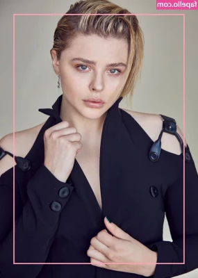Chloë Grace Moretz [ chlo-grace-moretz ] - Order the “All you can eat”…Trust me, it’s worth it 😋