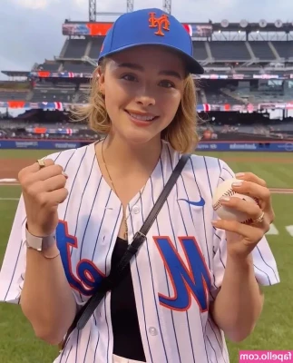 Chloë Grace Moretz [ chlo-grace-moretz ] - 