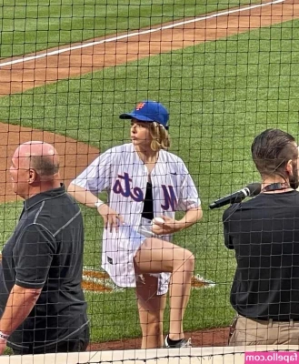 Chloë Grace Moretz [ chlo-grace-moretz ] - how horny can i get by only licking this candy?? discover it on dms