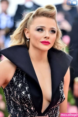 Chloë Grace Moretz [ chlo-grace-moretz ] - Ready for my creampie