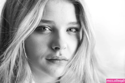 Chloë Grace Moretz [ chlo-grace-moretz ] - Do you like this color….