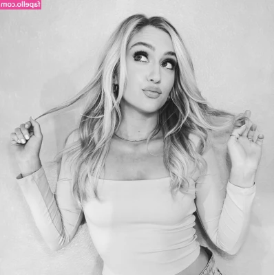 Maggie Sajak [ maggie-sajak ] - Check out these babies  fresh out of the pool