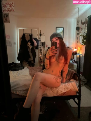 erotica2222 [ erotica2222-4 ] - Just chilling