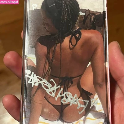 Babyxsosa - I play with my pussy