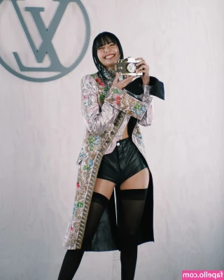 Lisa [ lisa-1 ] - 𝑪𝒉𝒆𝒄𝒌 𝒚𝒐𝒖𝒓 𝑫𝑴𝑺! -