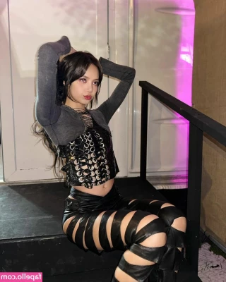 Lisa [ lisa-1 ] - Locked🔒 cage to focus & enjoy the hole 🍑 