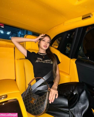 Lisa [ lisa-1 ] - Mmmmmhmmmmm