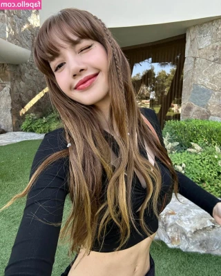 Lisa [ lisa-1 ] - i wanna cuddle 🥺