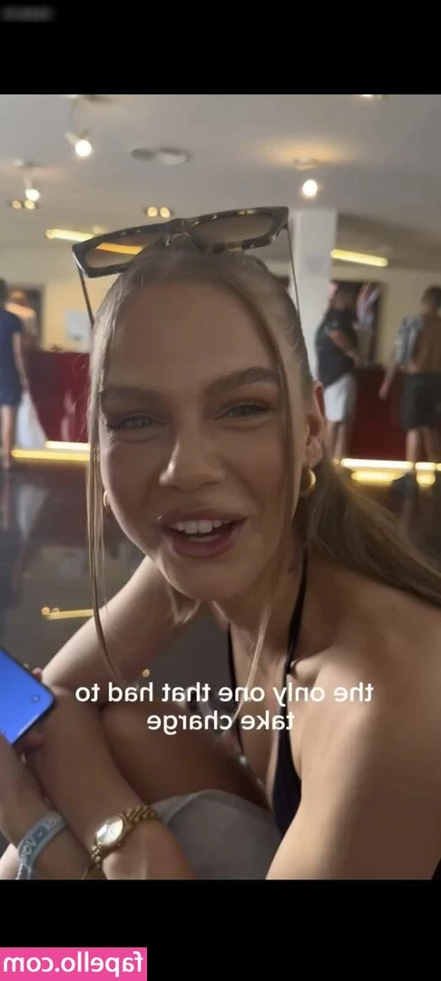 Lauraabla - Off to steal your girl