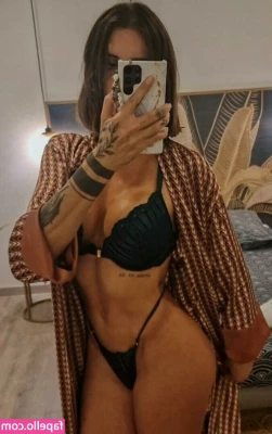lolie_zaa [ lolie-zaa ] - 'tis the season to be naughty 😈 today is another all day paint day