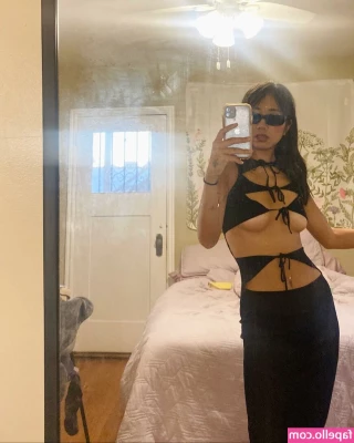 Kylie Cheung [ kylie-cheung ] - Would you rather have sex on a beach (without a towel or blanket) or