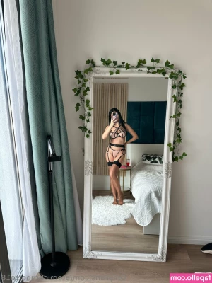 atomicbrunette18 - Why is this site so bad today? 😢 are you guys even online?