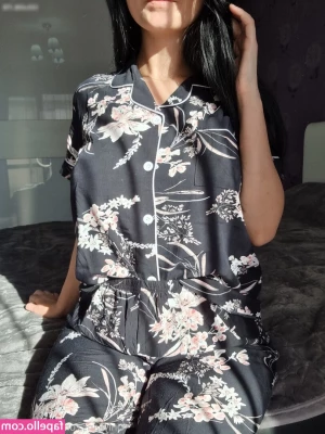 atomicbrunette18 - Friday titties   I have so many videos to go through for you all