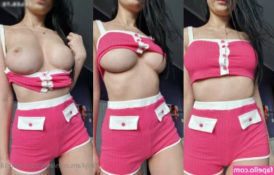 atomicbrunette18 - Love when the wind touches my nipples