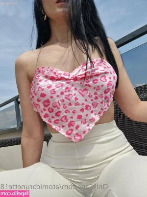 atomicbrunette18 - Make sure to tell a your friends to subscribe to my only fans 💋