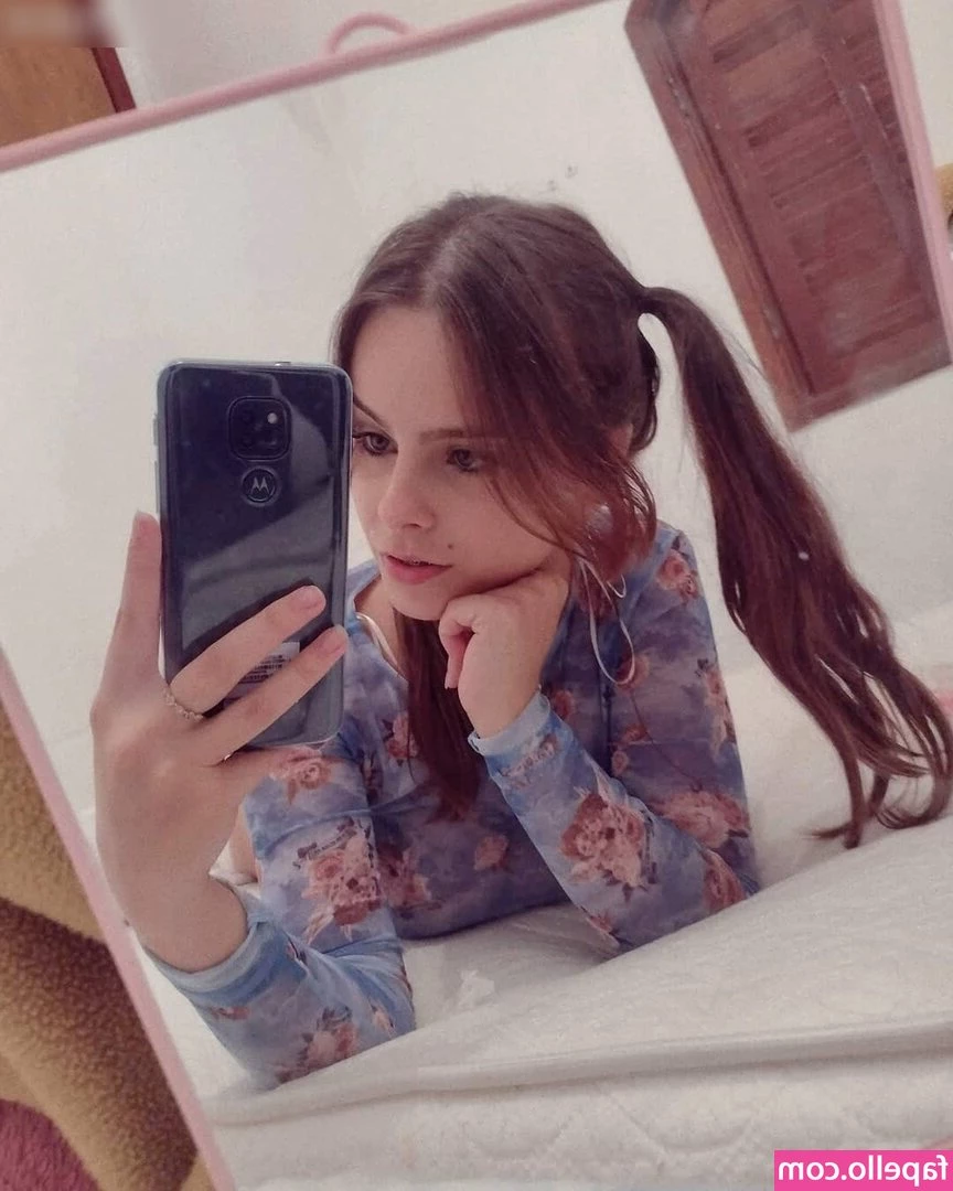 Bunnie - Who’s paying for their goddesses manicure and pedicure 😈💋