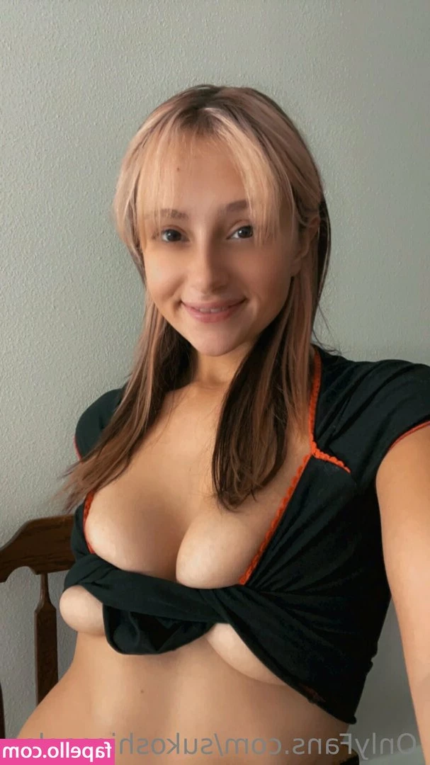 sukoshicosplay - G-string and white toes   why not