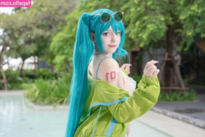 Saya Scarlet [ saya-scarlet ] - I'm around 50dollars away from my best month on here since January
