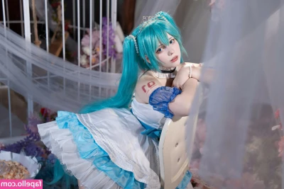 Saya Scarlet [ saya-scarlet ] - Wanna cum on my feet?