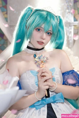 Saya Scarlet [ saya-scarlet ] - Still keeping my booty in check in quarantine. What do you think ?