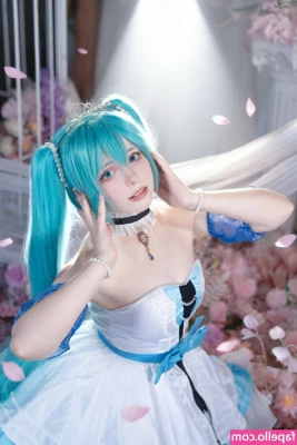 Saya Scarlet [ saya-scarlet ] - Sorry for the delay in content loves, holidays always have me