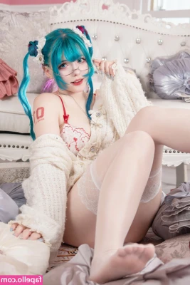 Saya Scarlet [ saya-scarlet ] - I realized today is 1 Year alc o hol free for me! 🥂   To