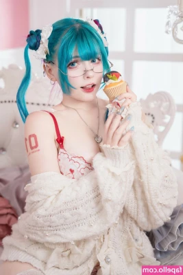 Saya Scarlet [ saya-scarlet ] - My boobs are definitely growing but I can’t complain🥵😉