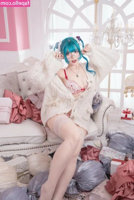 Saya Scarlet [ saya-scarlet ] - Horny