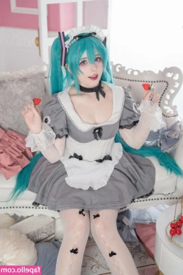 Saya Scarlet [ saya-scarlet ] - Waiting on that facial you promised me
