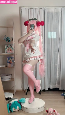 Saya Scarlet [ saya-scarlet ] - I've got a head full of naughty thoughts!
