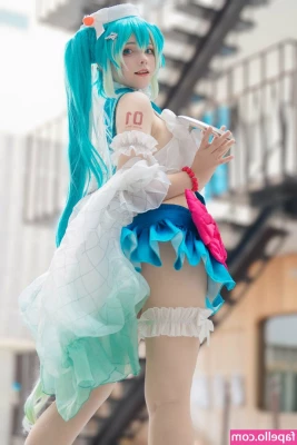 Saya Scarlet [ saya-scarlet ] - More ass and feet