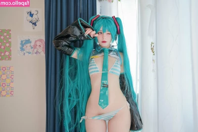 Saya Scarlet [ saya-scarlet ] - What would you do if you woke up to this ass