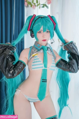 Saya Scarlet [ saya-scarlet ] - cyber kitten 🩵