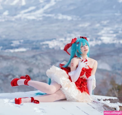 Saya Scarlet [ saya-scarlet ] - I get to the edge so quickly  then back down  I don t want to release