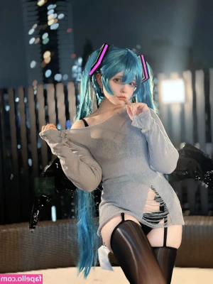 Saya Scarlet [ saya-scarlet ] - 𝚝𝚑𝚒𝚜 𝚒𝚜
