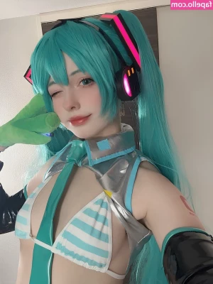 Saya Scarlet [ saya-scarlet ] - Queen bee teasing your senses