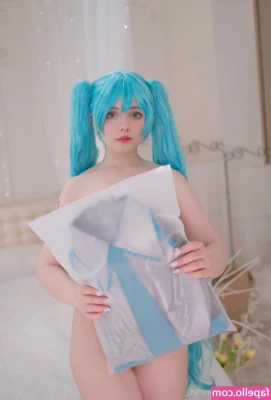 Saya Scarlet [ saya-scarlet ] - I have lots of pussy pics and a masturbation vid from this day :3