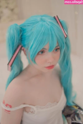 Saya Scarlet [ saya-scarlet ] - Alex decided to test my heart this weekend by getting a fever and