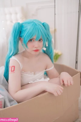 Saya Scarlet [ saya-scarlet ] - Want feet videos and pictures     let me know what I can do for you