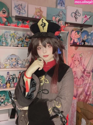 Saya Scarlet [ saya-scarlet ] - Cummm play w me daddy   and btw swipe right
