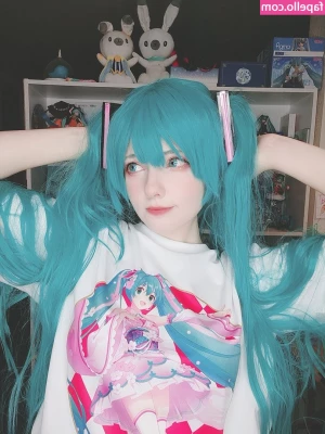 Saya Scarlet [ saya-scarlet ] - My balls are really full !! #cum