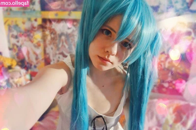 Saya Scarlet [ saya-scarlet ] - I just found out people can see my captions without subscribing so
