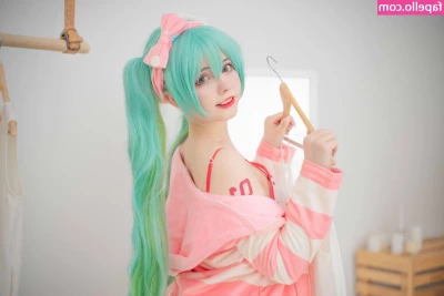 Saya Scarlet [ saya-scarlet ] - The PPV just went out a little bit ago sorry for it being a little