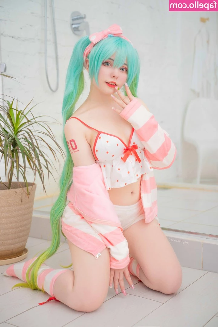 Saya Scarlet [ saya-scarlet ] - Nuovo video inedito registrato oggi di un piccolo spoiler di twerk   